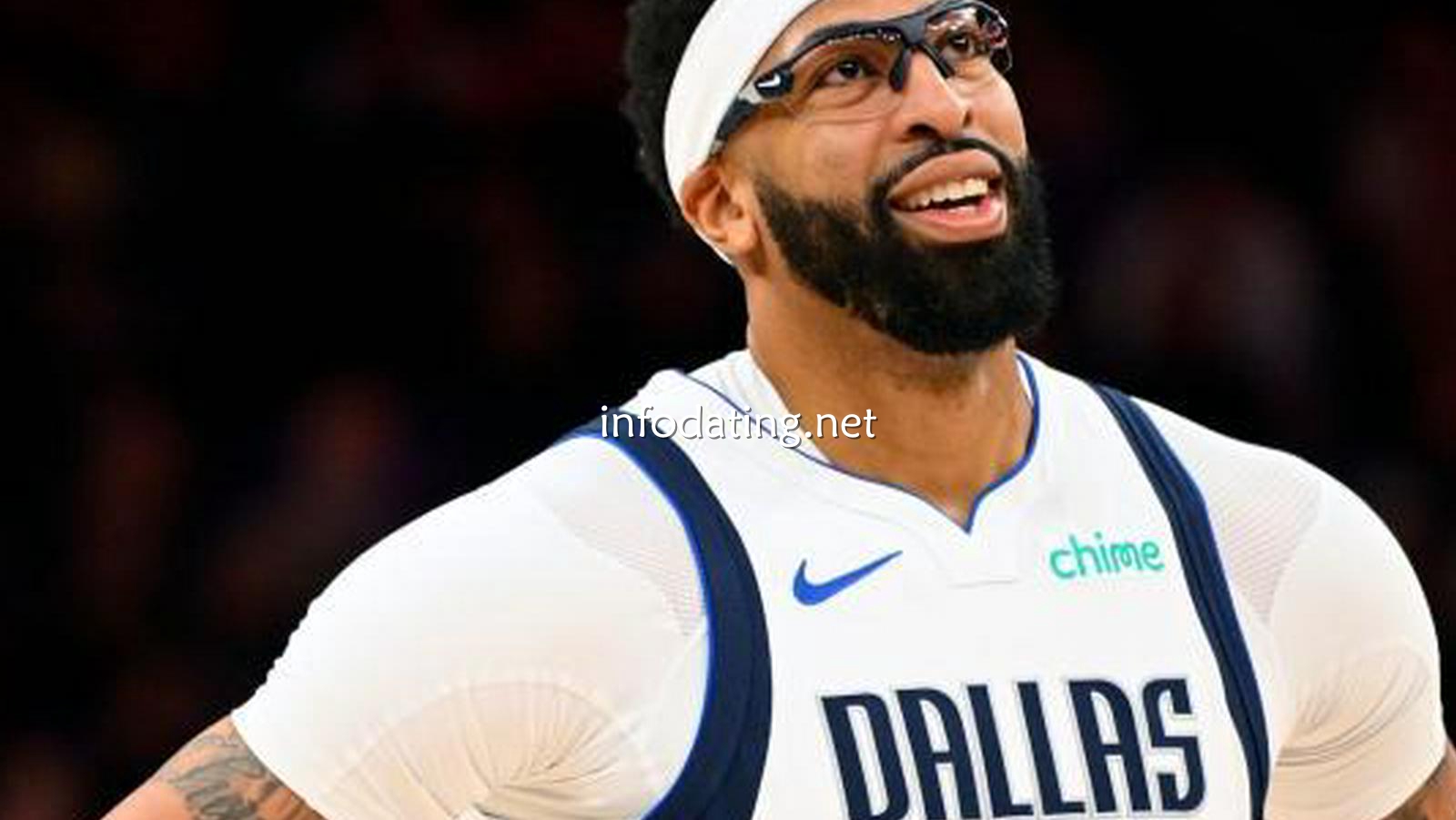 BET365体育深度解析 - 影响交易！浓眉或伤停数月｜加盟独行侠后6次受伤